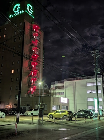 ��ȉw�̃f���w�����Ăׂ�Ɖ\�̃O���[���z�e��
